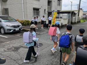 あいさつ運動の様子