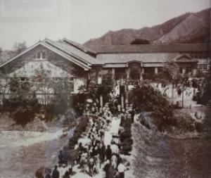 開校当時の写真