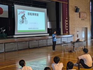 交通安全教室の様子（体育館）